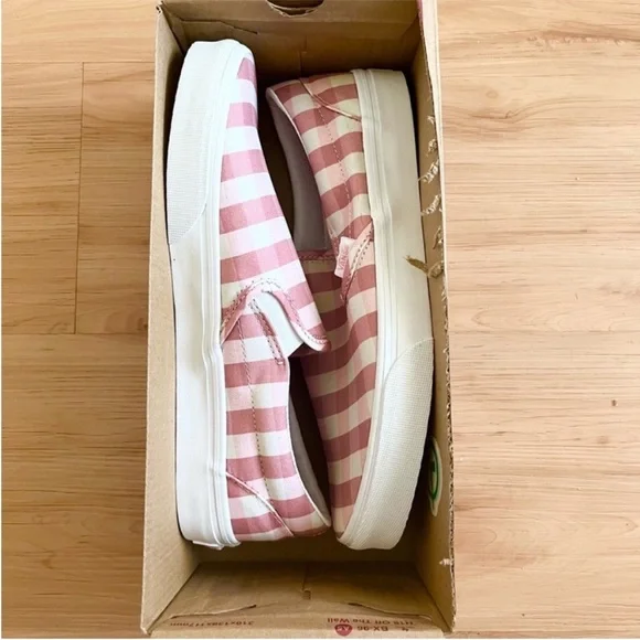 Vans Classic Slip-on VNO00XG8B06
(Gingham) Rosette/True White Women
9.5 US - Picture 9 of 11